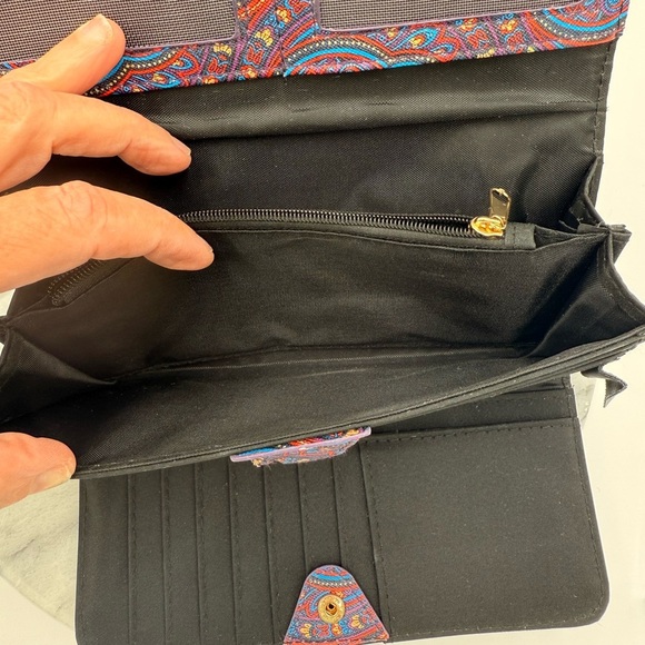 Tahari Multicolor Paisley Women's Clutch Identity Protect Lining CC & Bill Slips - Picture 6 of 16